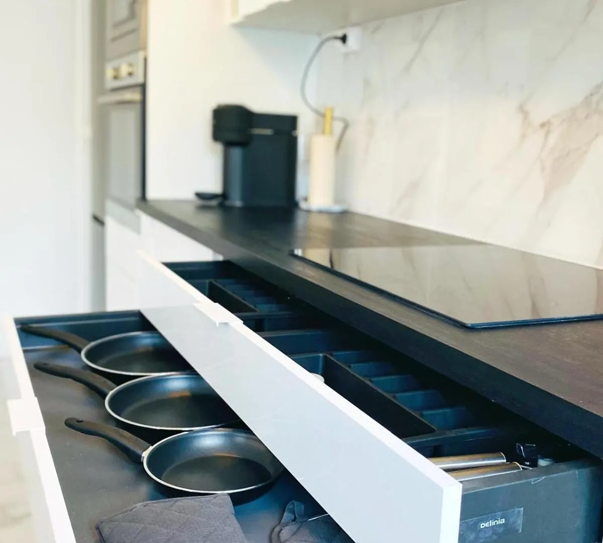 Gare Du Nord - Large Renovated Apartment Paris