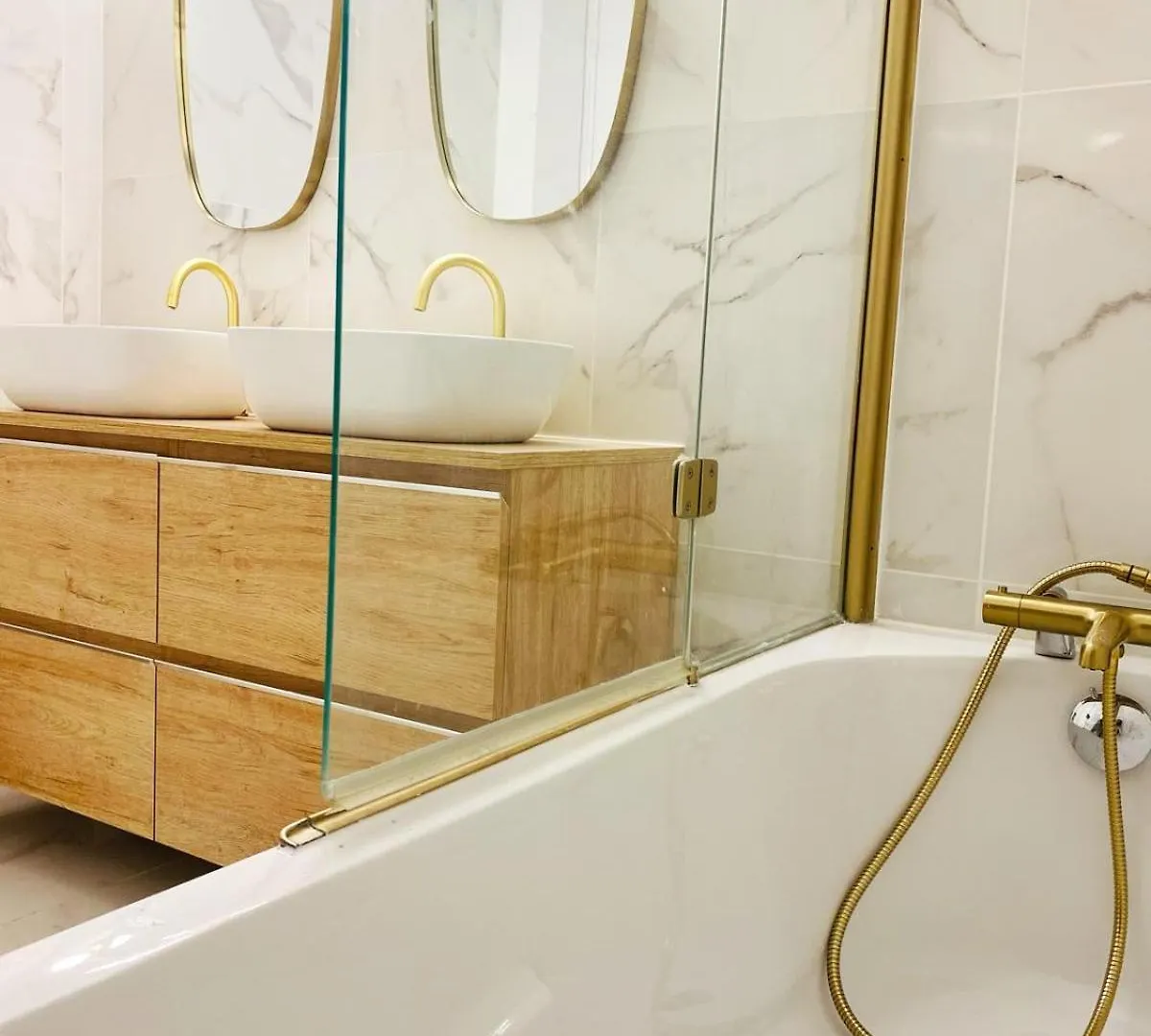 Gare Du Nord - Large Renovated Apartment Paris