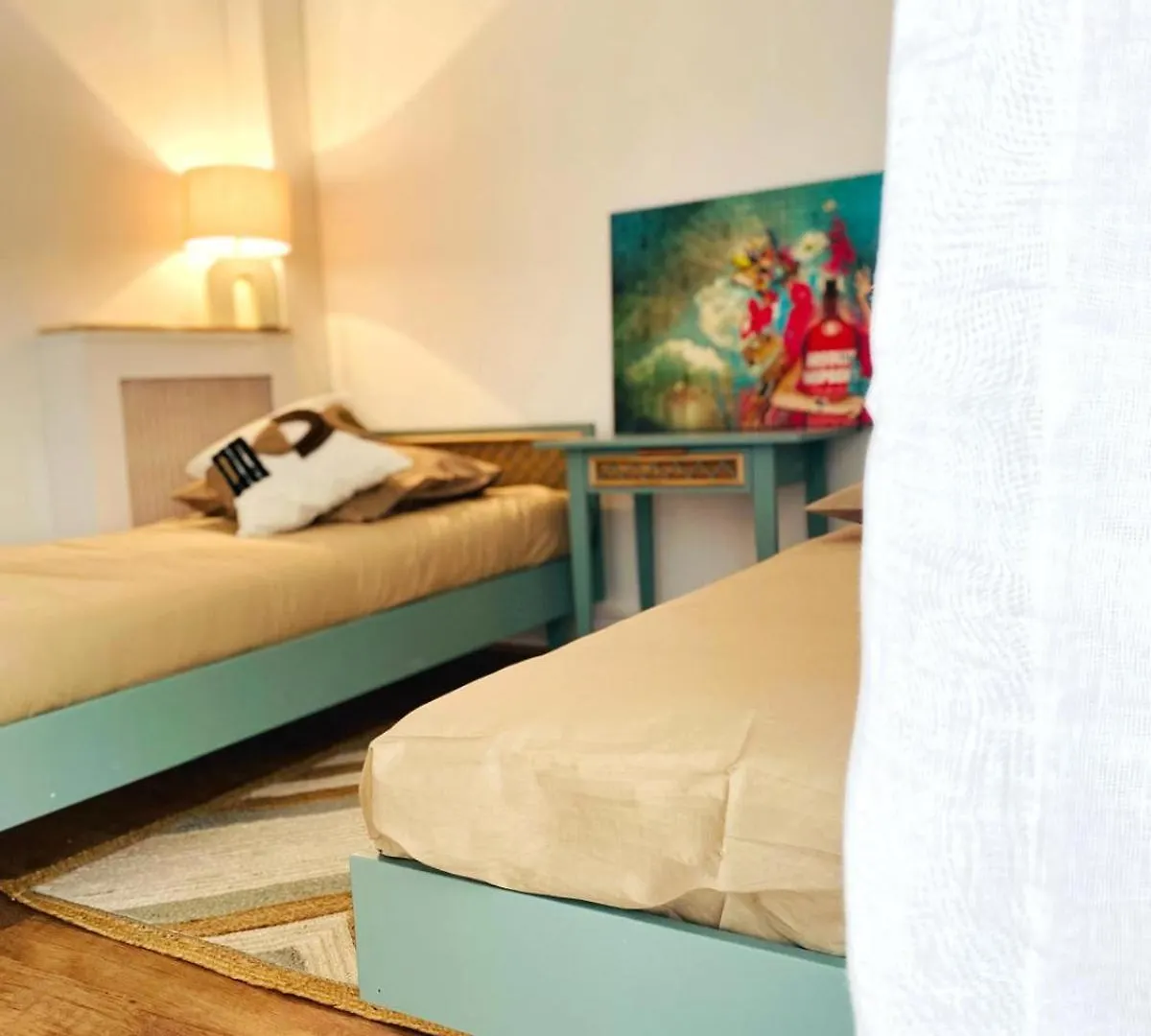Gare Du Nord - Large Renovated Apartment Paris 0*,  France